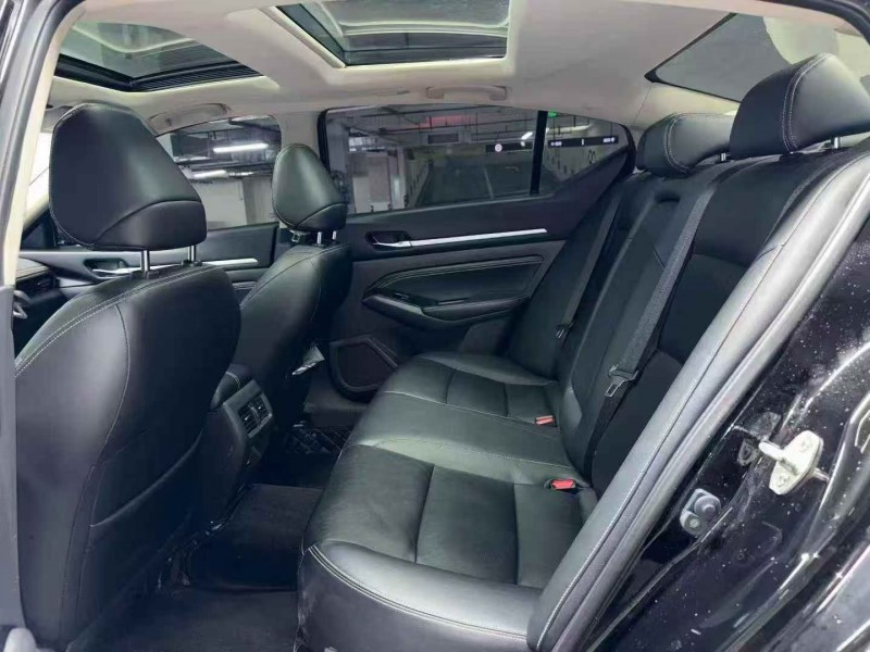 成都22年日产天籁4