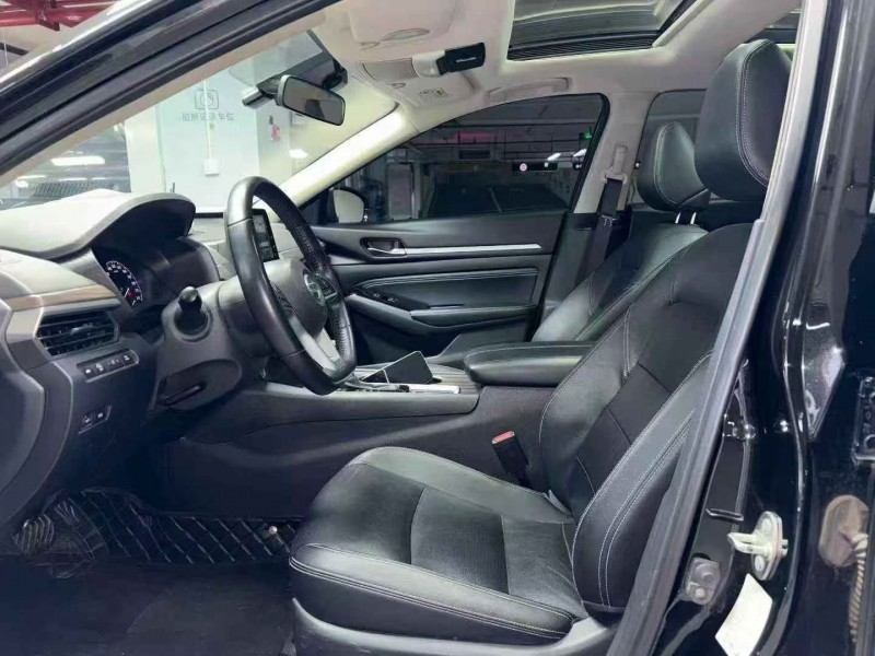 成都22年日产天籁6