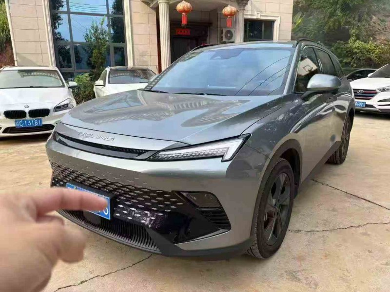 景德镇23年北汽制造魔方2