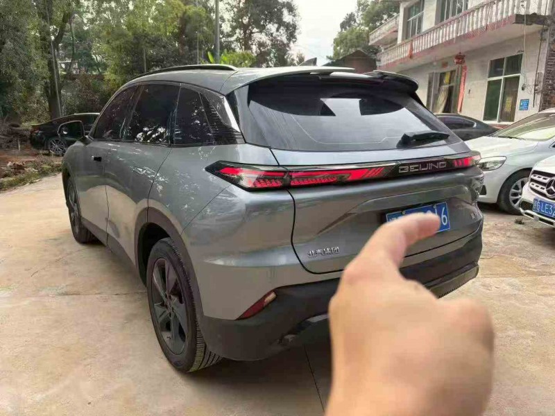 景德镇23年北汽制造魔方7