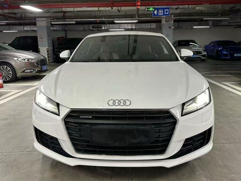 成都16年奥迪TT1
