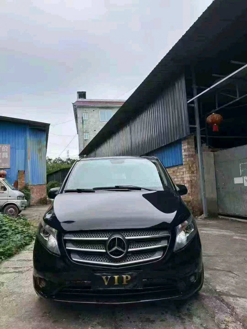 自贡19年奔驰威霆1