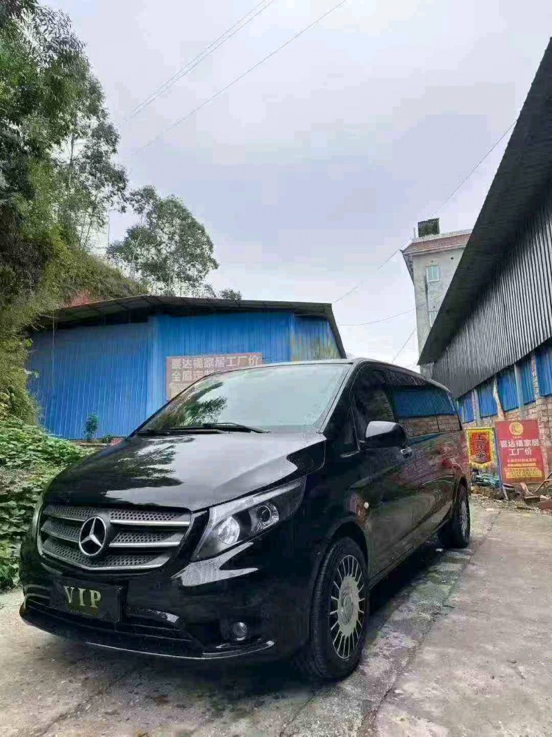 自贡19年奔驰威霆2