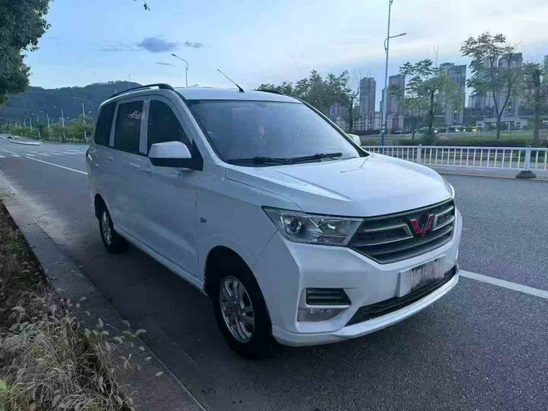 三明21年五菱汽车宏光2