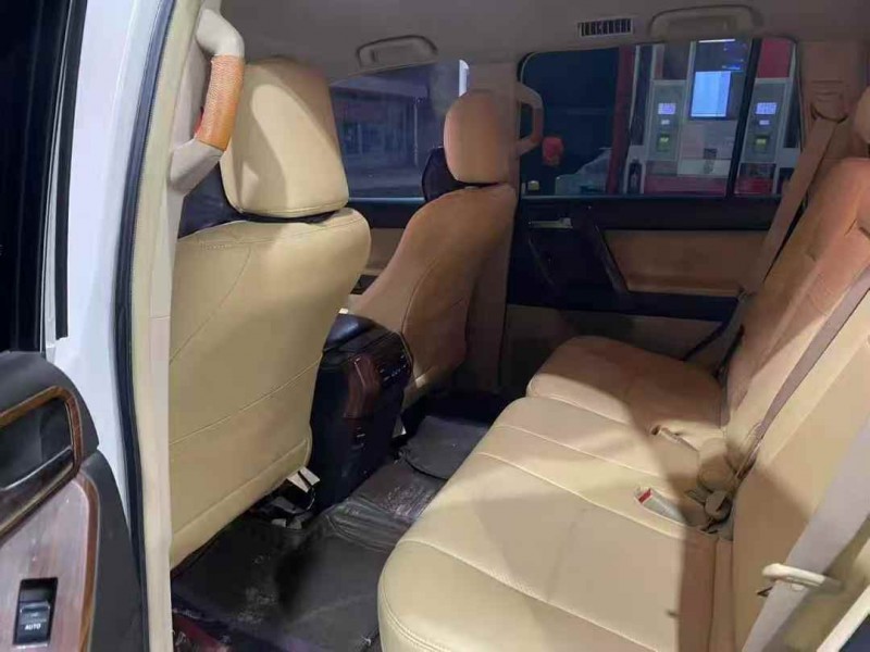 东营12年丰田普拉多5