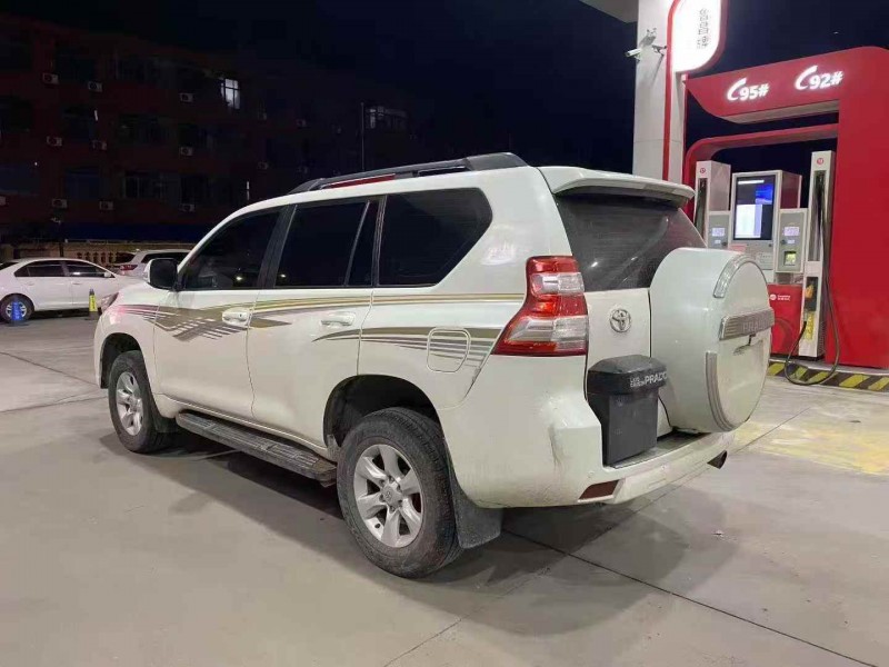 东营12年丰田普拉多9