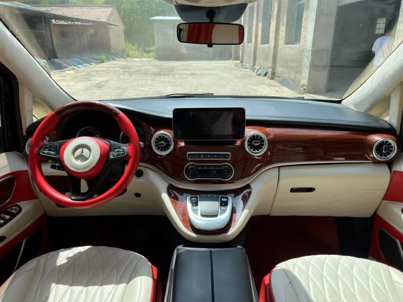 平凉18年奔驰威霆5