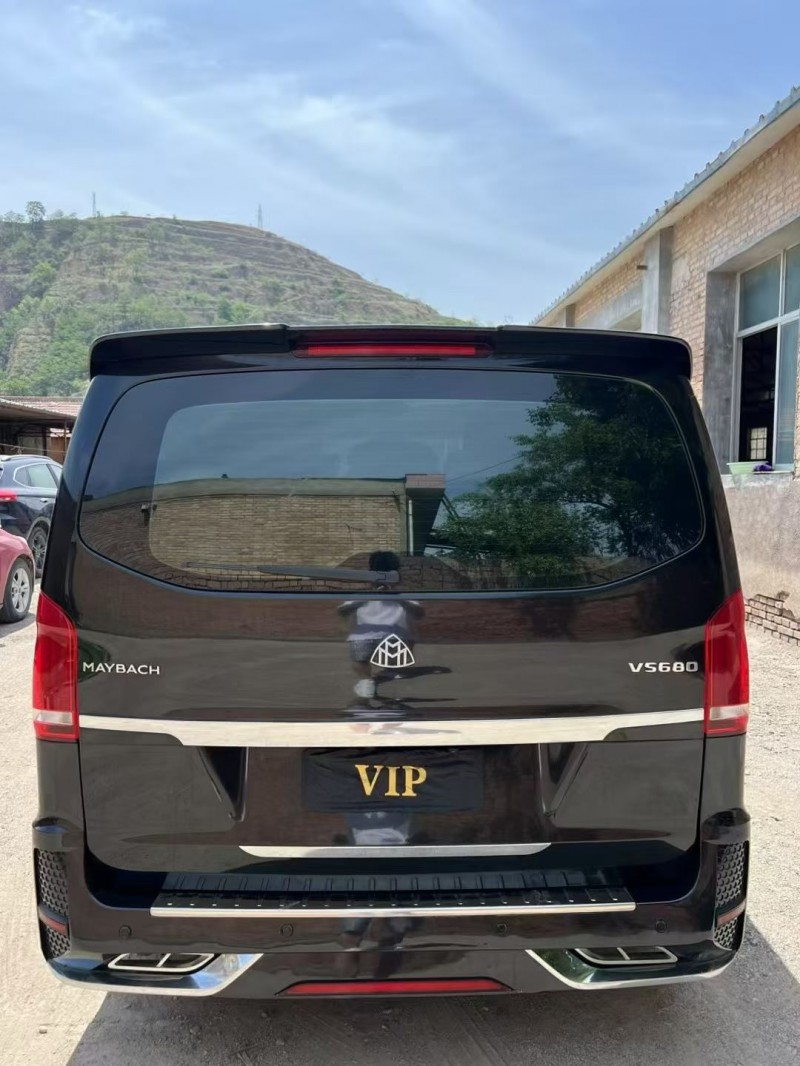 平凉18年奔驰威霆9