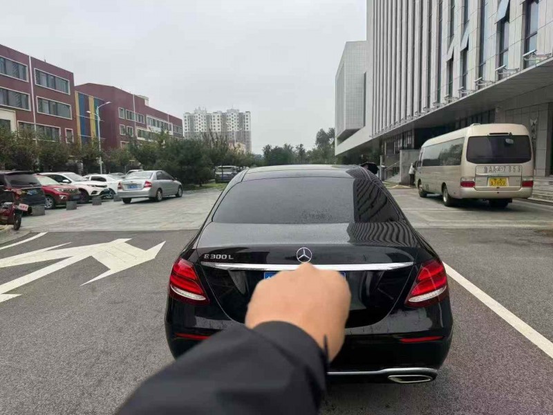 青岛19年奔驰E7