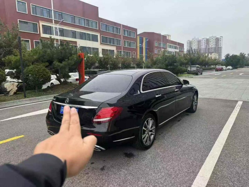 青岛19年奔驰E8