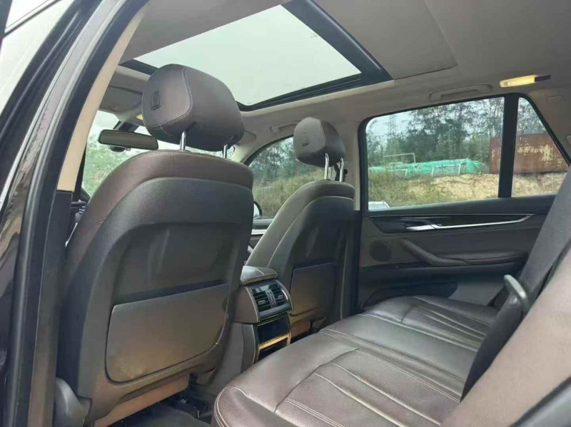 济南17年宝马X57