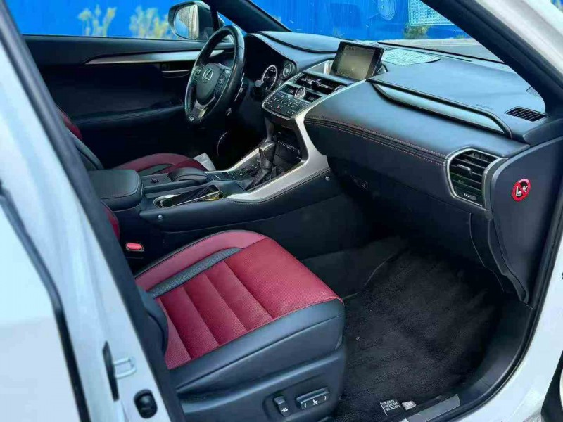 九江15年雷克萨斯NX4