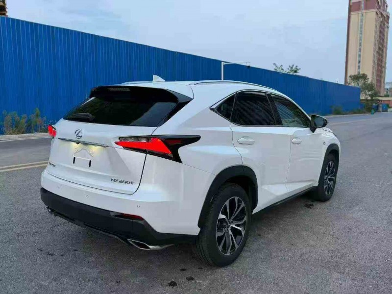 九江15年雷克萨斯NX8