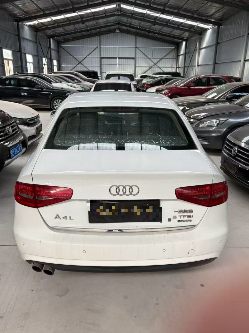 天津16年奥迪A4L8