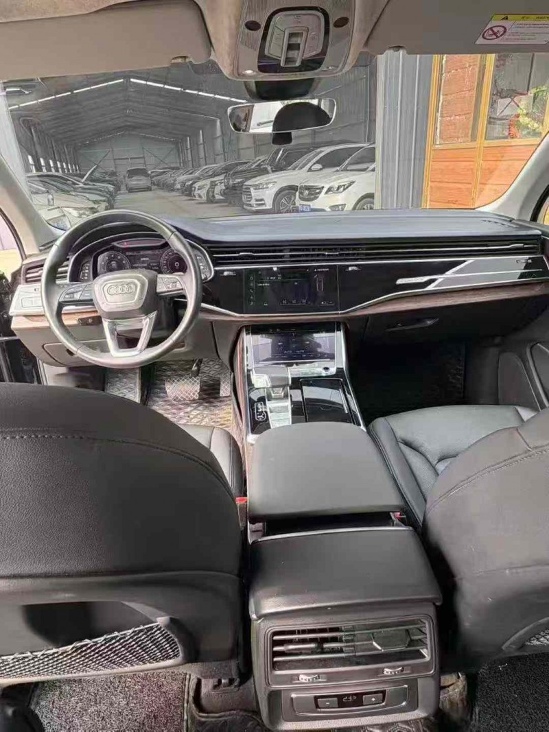 天津23年奥迪Q73