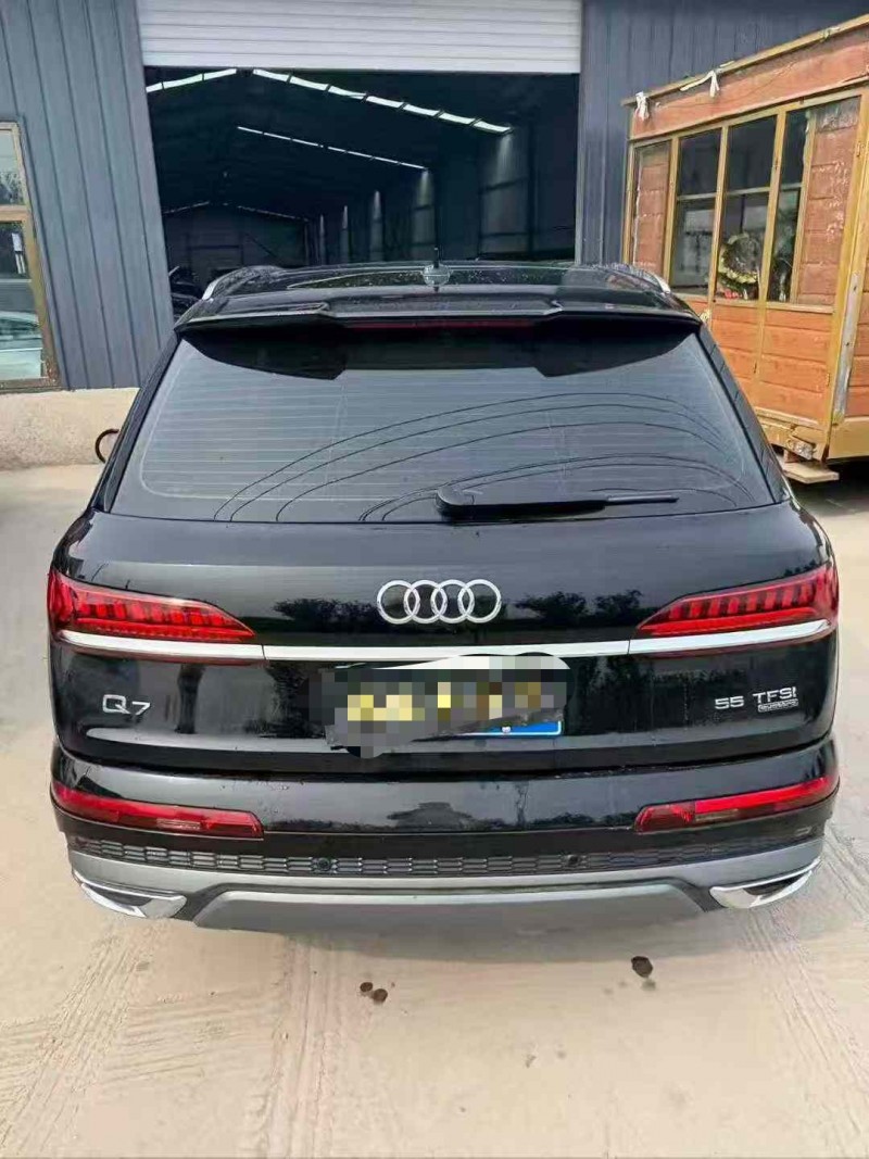 天津23年奥迪Q78