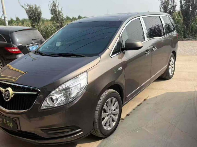 天津17年别克GL82