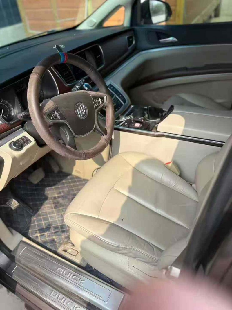 天津17年别克GL86