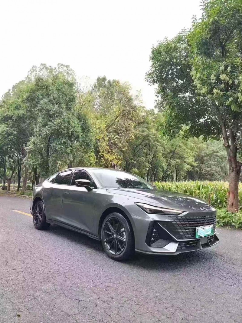 洛阳23年长安汽车UNI2