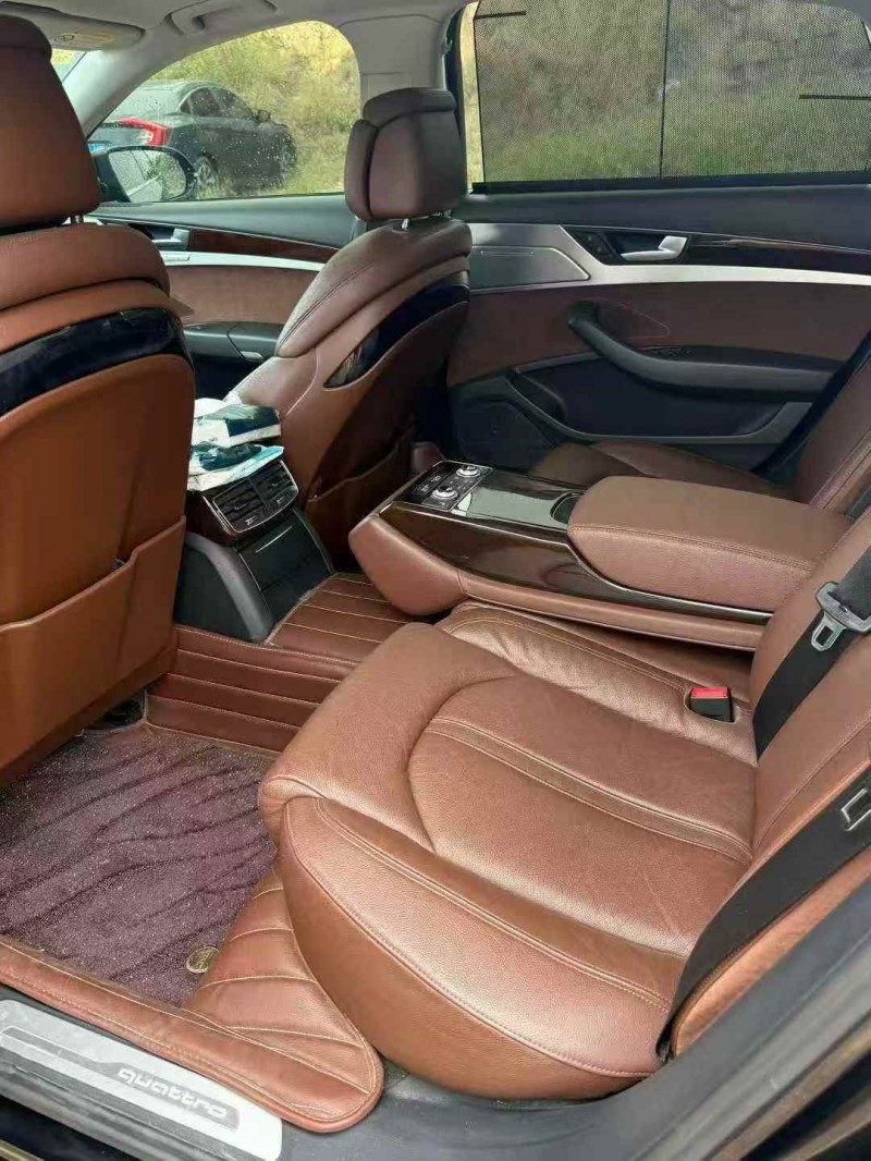 济南16年奥迪A8L7