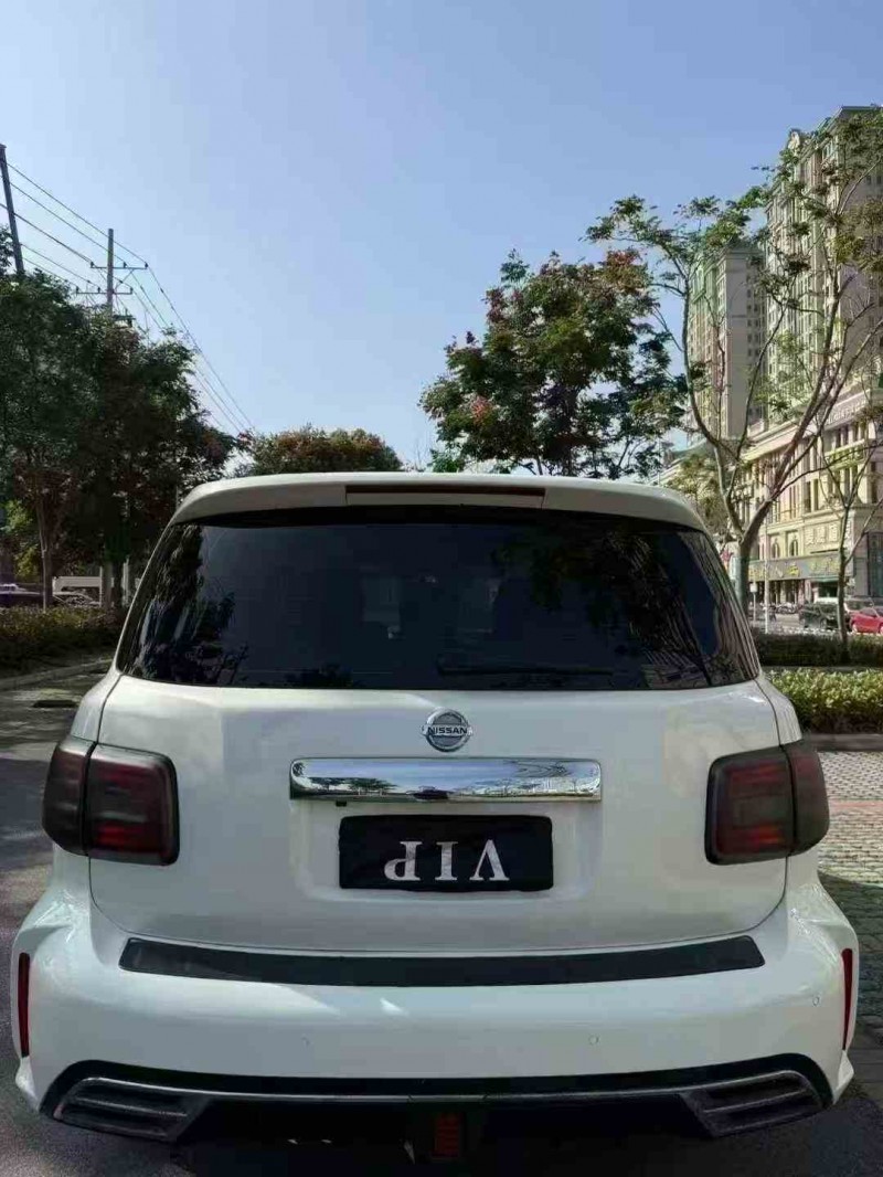 襄阳17年日产途乐5