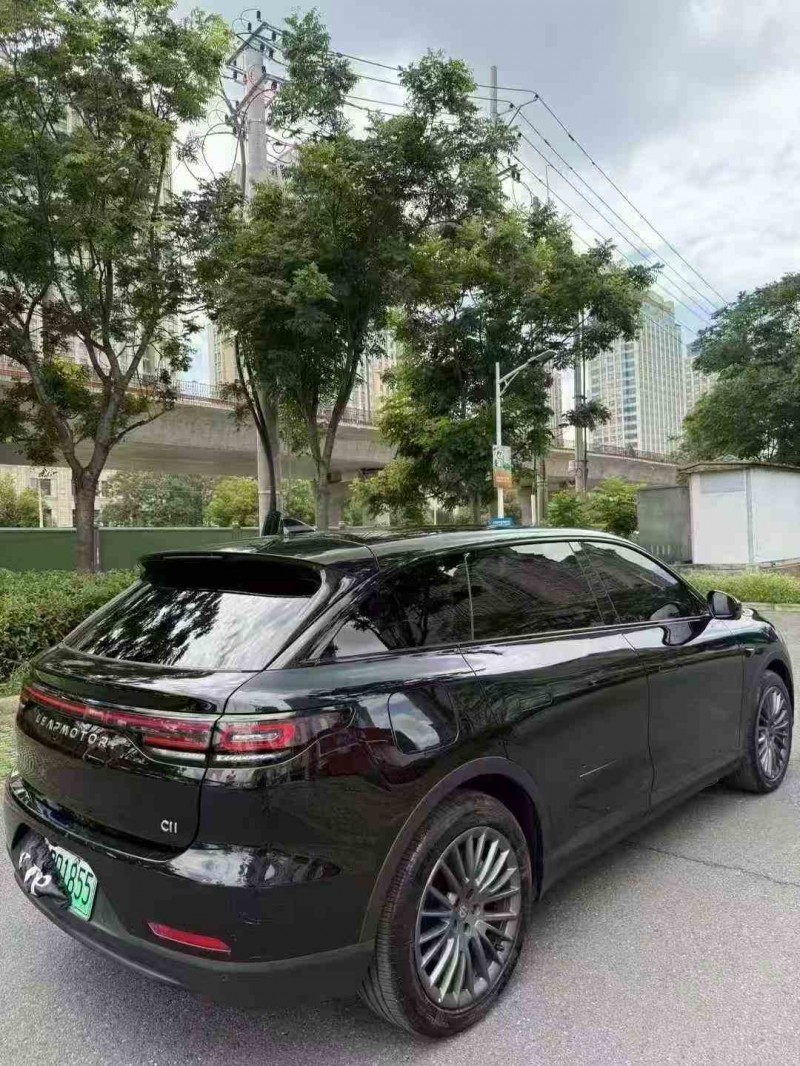 襄阳24年零跑汽车C114