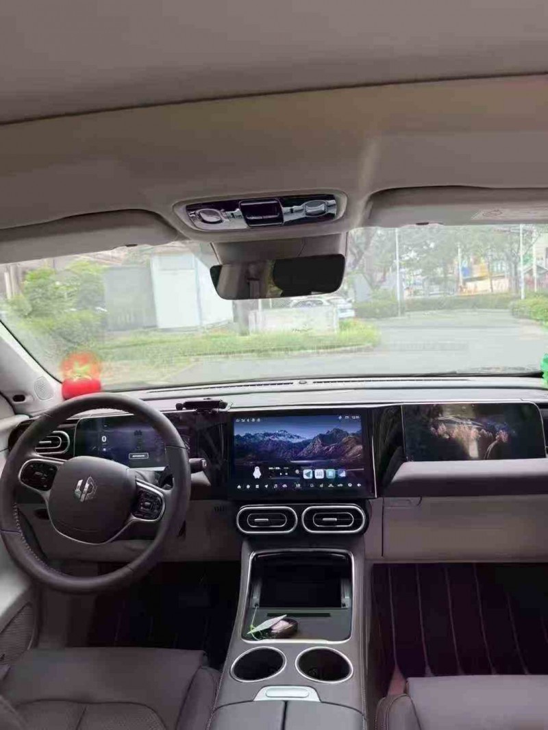 襄阳24年零跑汽车C116