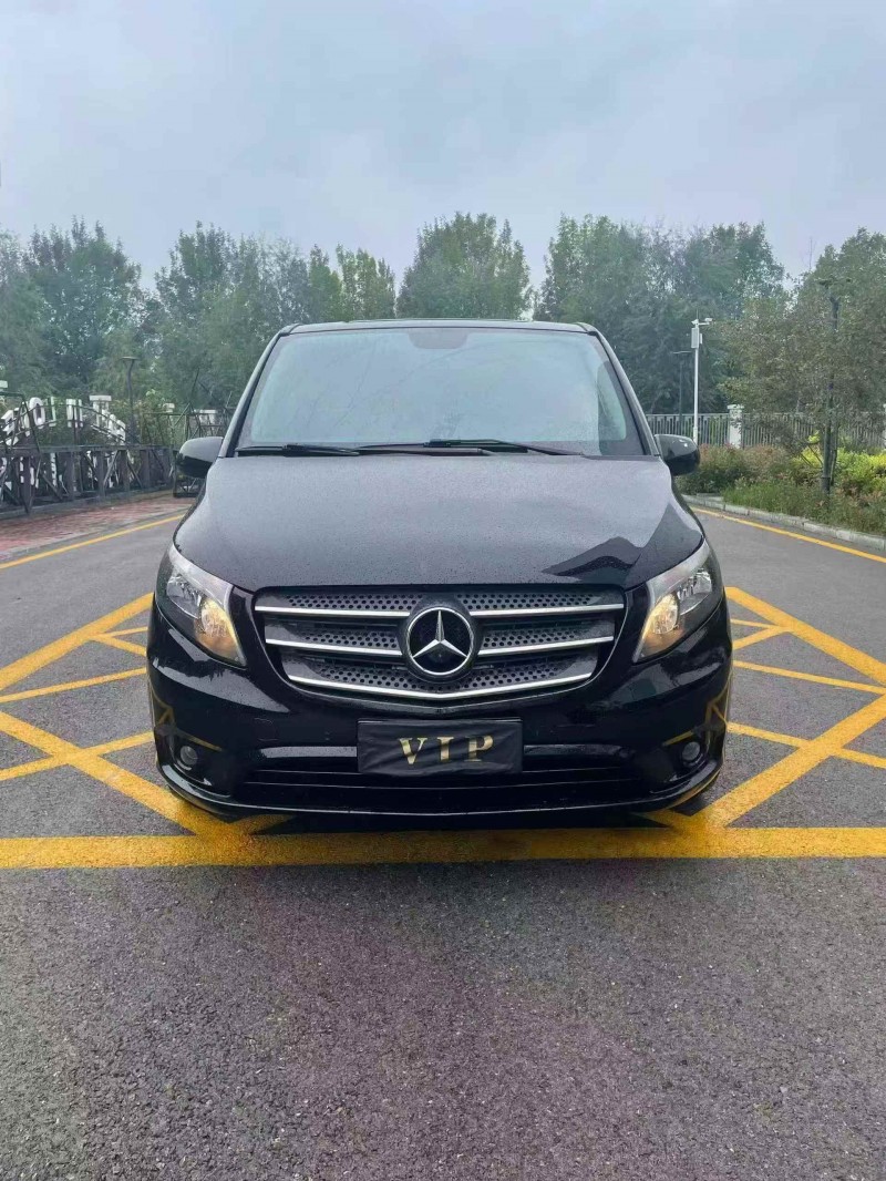 唐山19年奔驰威霆1