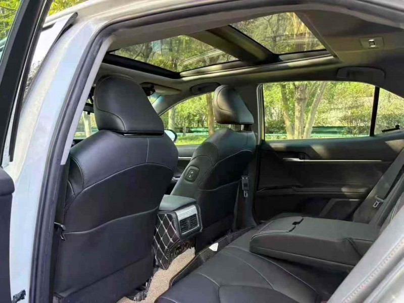 杭州18年丰田凯美瑞6