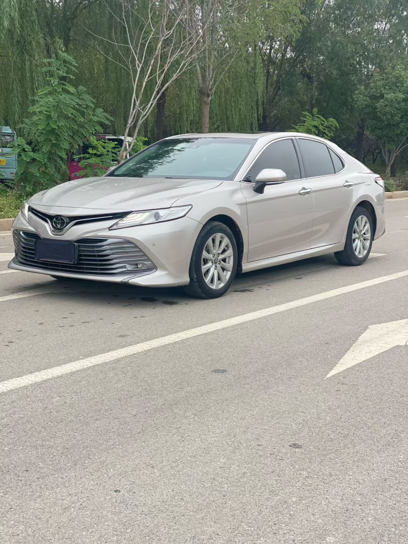 枣庄19年丰田凯美瑞3