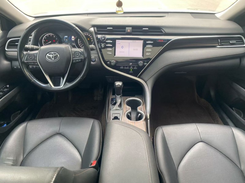 枣庄19年丰田凯美瑞5