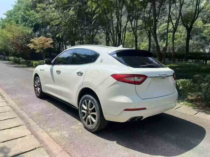 湖州17年玛莎拉蒂Levante8