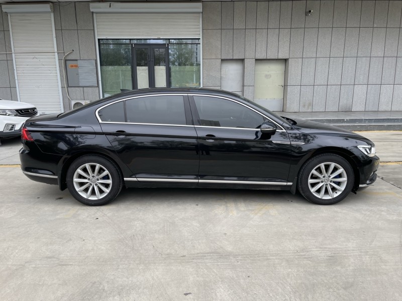 泰安19年大众迈腾4