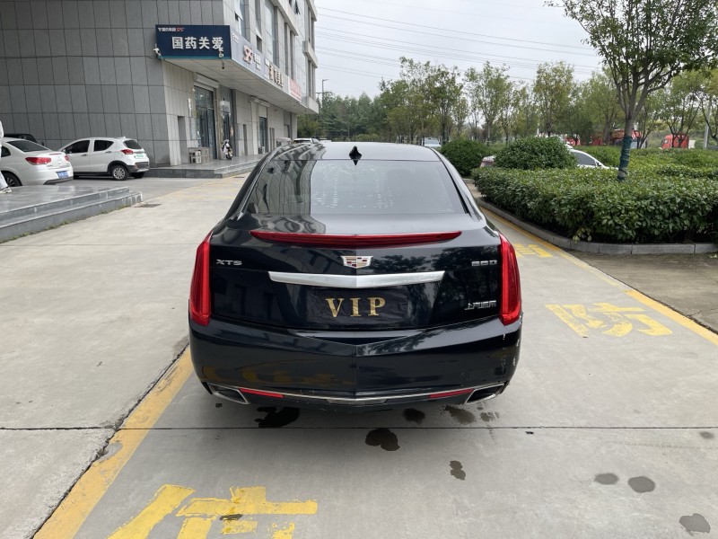 济宁17年凯迪拉克XTS5
