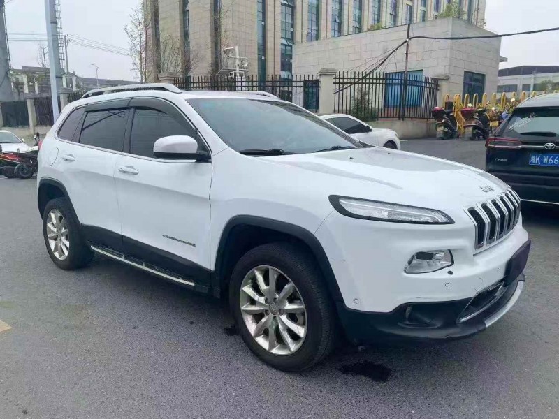 常德18年Jeep自由光2