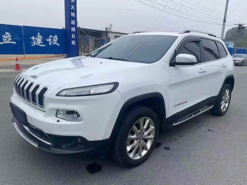 常德18年Jeep自由光3