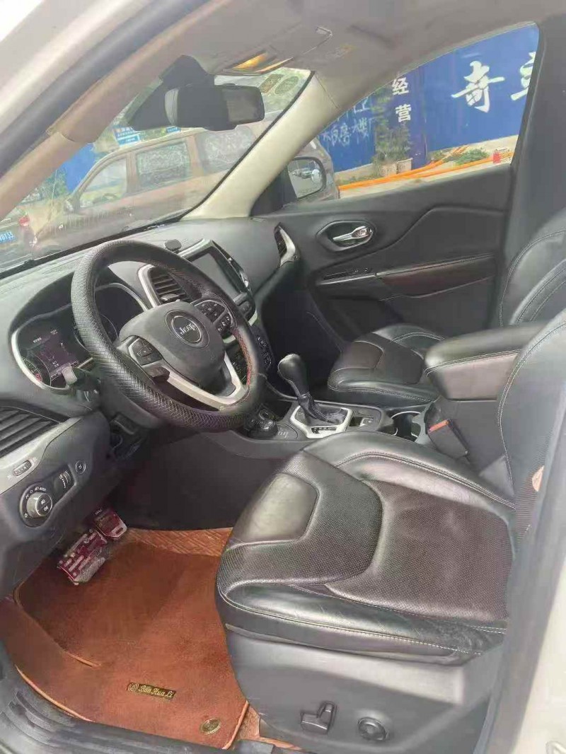 常德18年Jeep自由光4