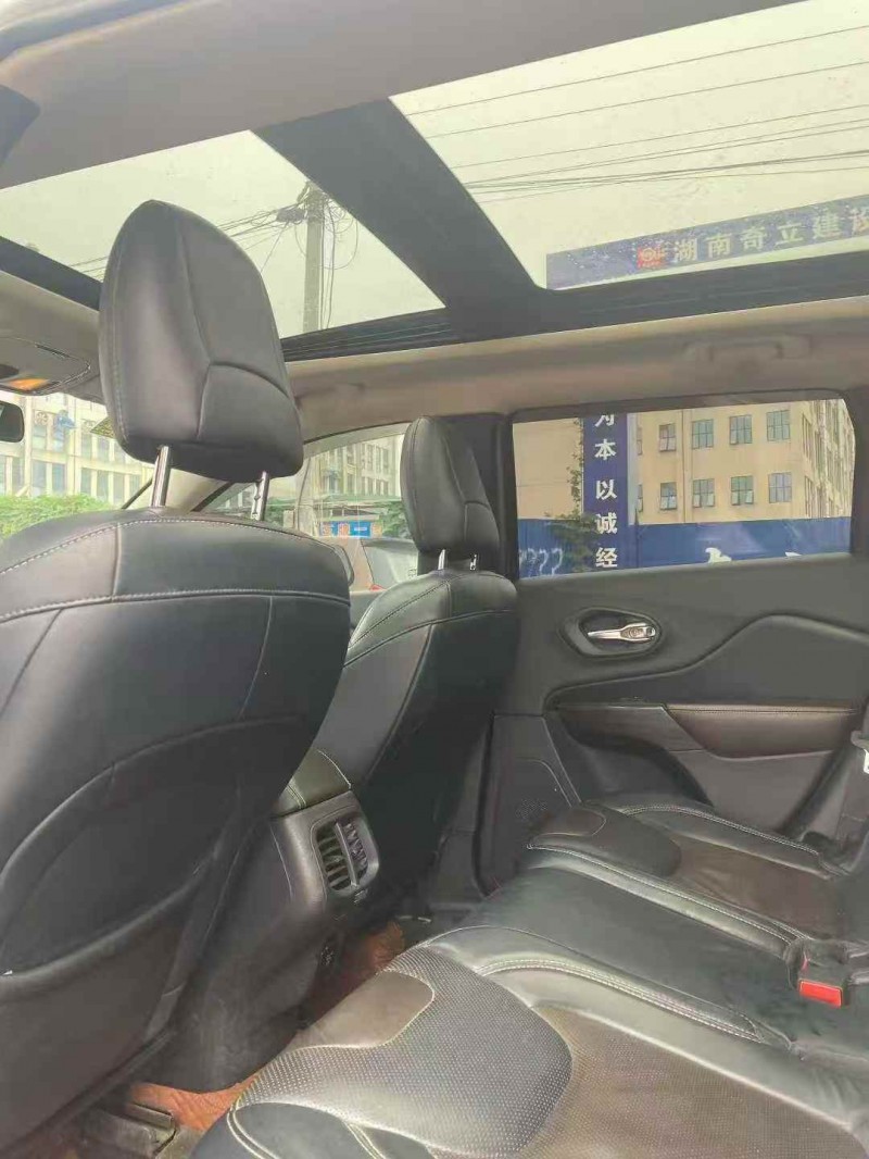 常德18年Jeep自由光6