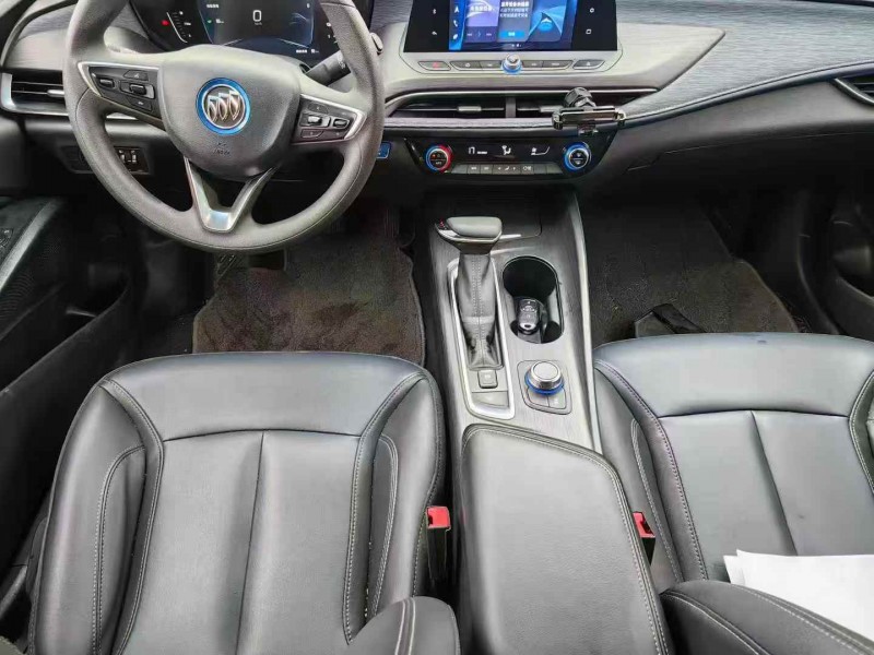 青岛22年别克微蓝5