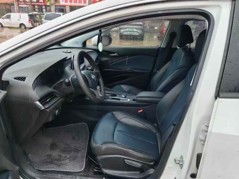 青岛22年别克微蓝6