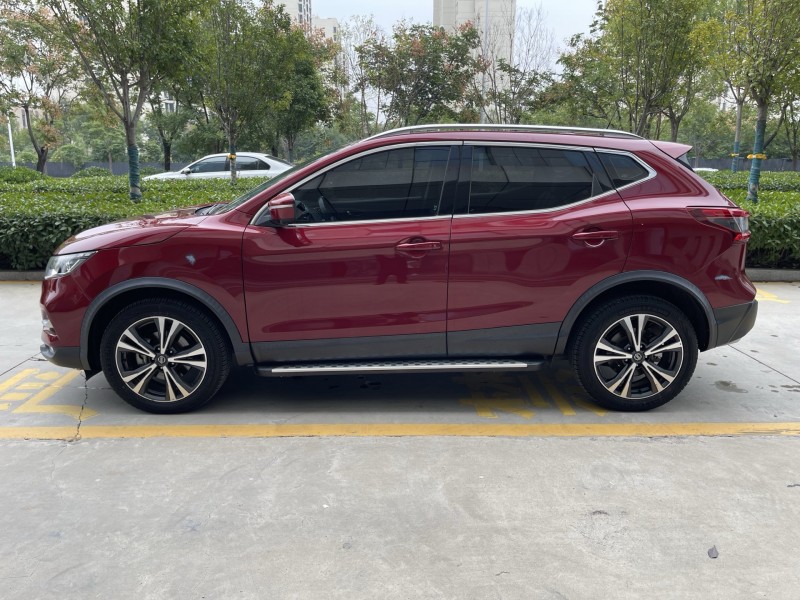 青岛21年日产逍客3