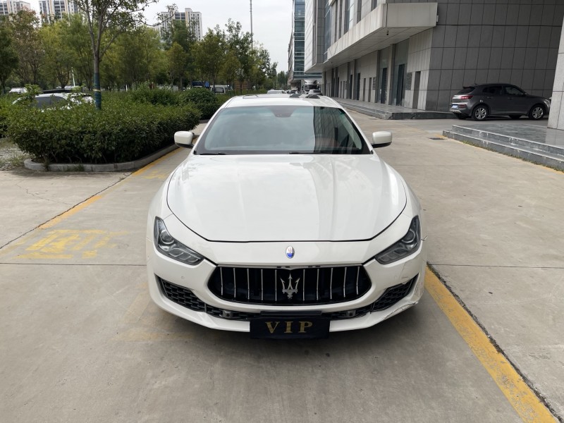 济宁14年玛莎拉蒂Ghibli1