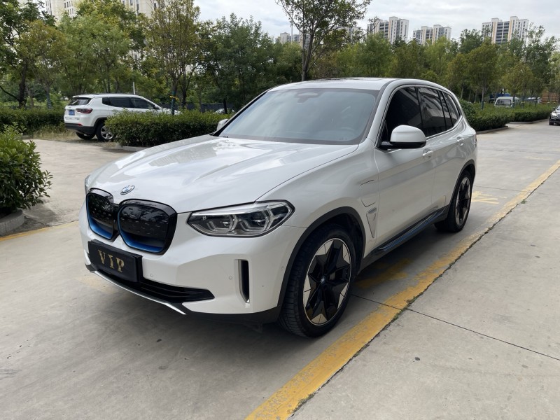 济宁21年宝马IX33