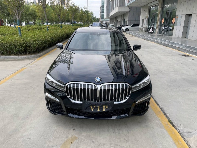 济宁22年宝马7系1