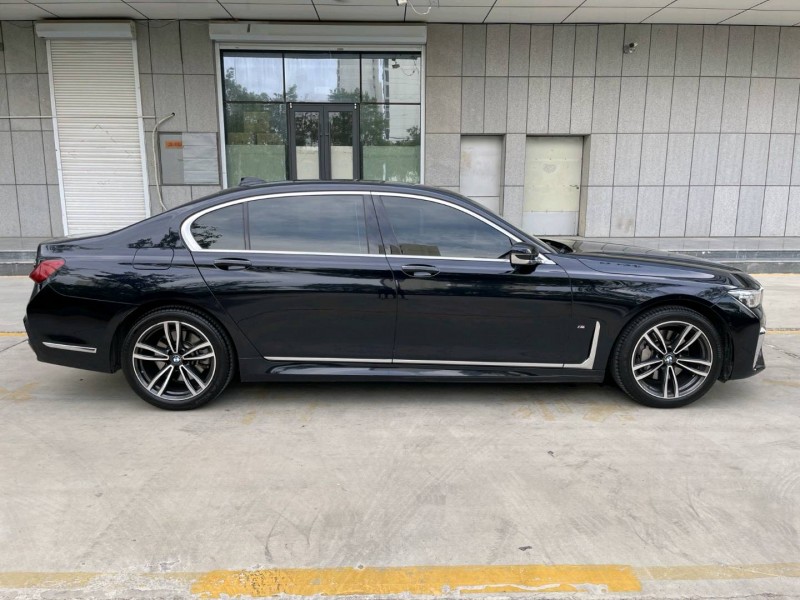 济宁22年宝马7系6