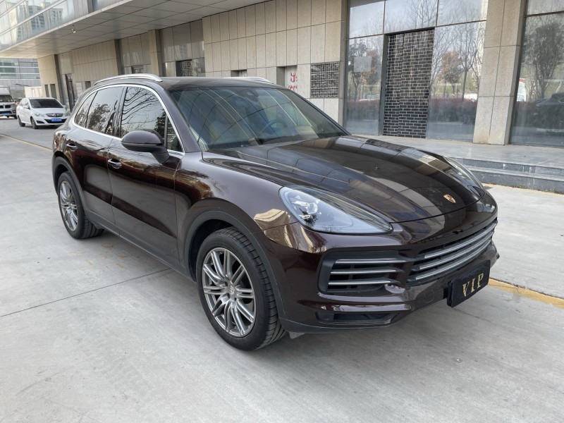 济宁20年保时捷卡宴3