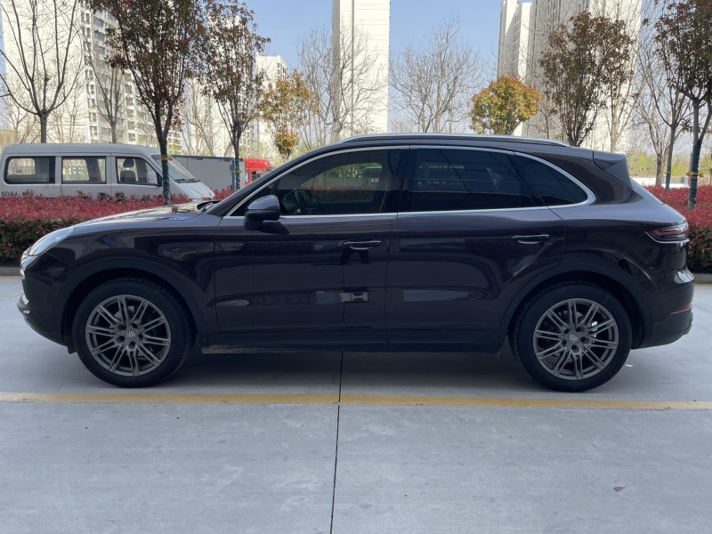 济宁20年保时捷卡宴7