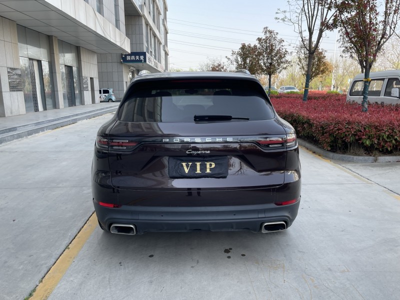 济宁20年保时捷卡宴8
