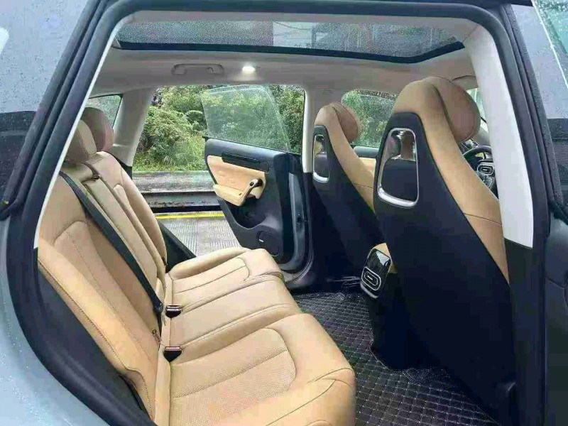 徐州25年零跑汽车C118