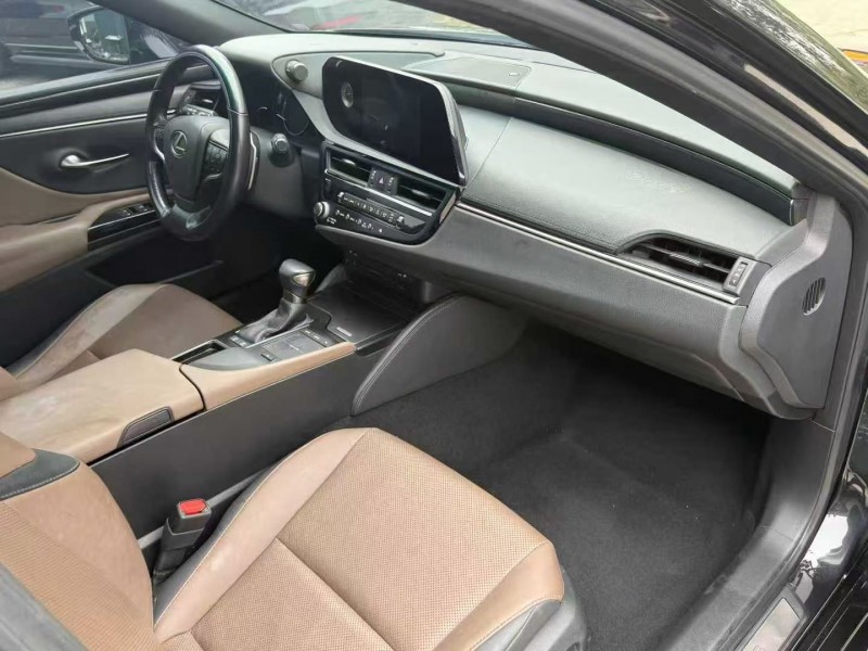 徐州22年雷克萨斯ES6